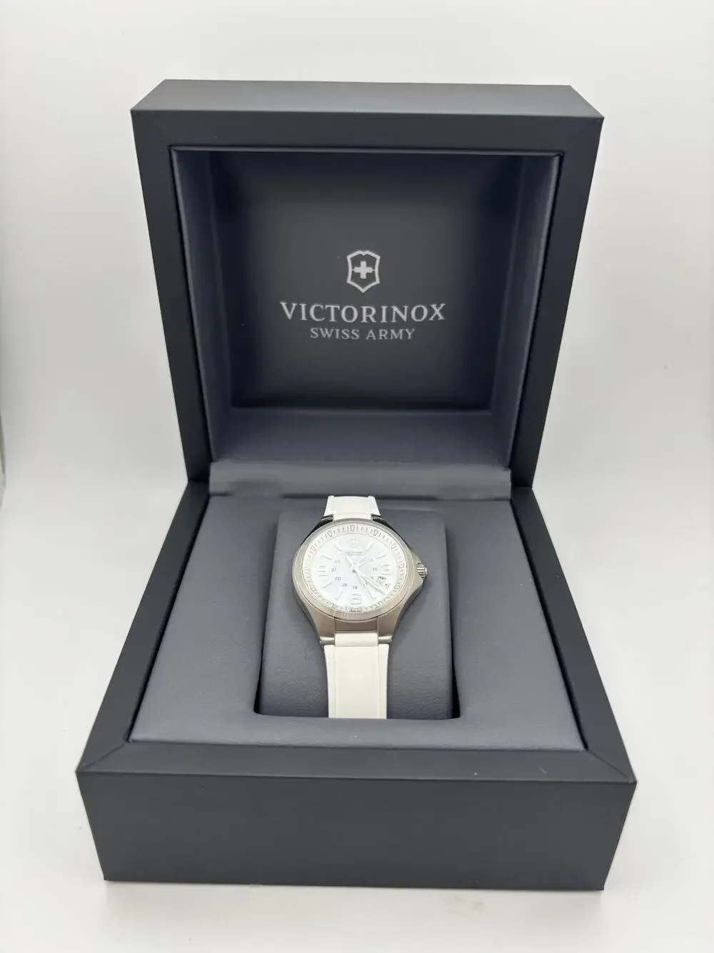 Victorinox Swiss Army Ladies White Mother of Pearl Dial Watch New In Box 241487